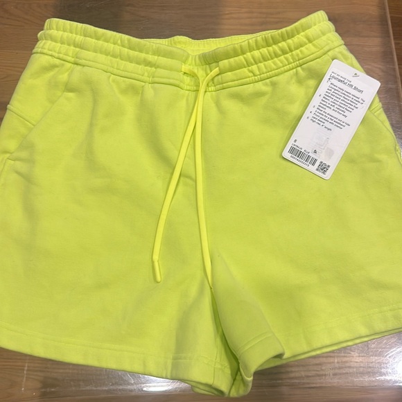 Lululemon Loungeful HR Short 4” - Picture 2 of 3